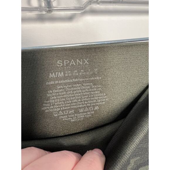 SPANX Womens Leggings Size M Cropped Look at Me Now Seamless Green Camo Slimming - Picture 4 of 11